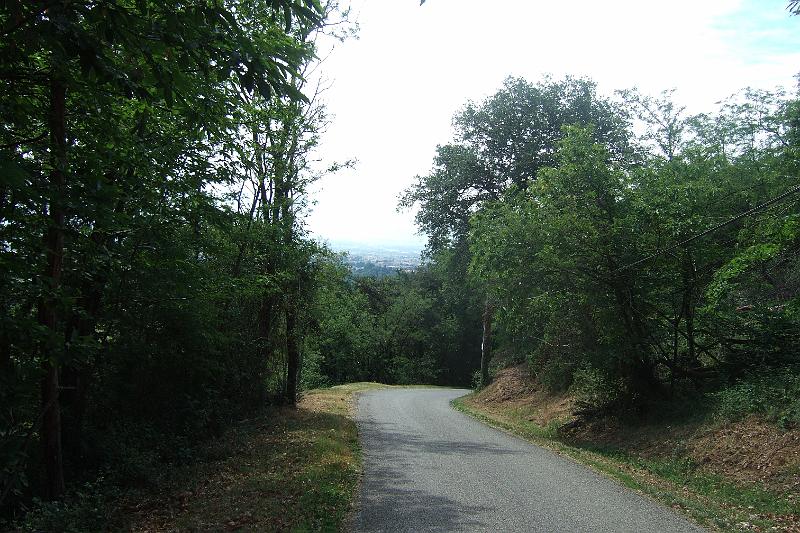 2011-05- (1196).JPG - Der Abstieg ins Tal der Isère - unser Tagesziel ist schon zu sehen